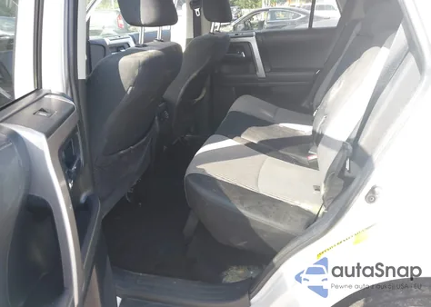 2021 Toyota 4Runner Sr5 z USA, uszkodzony, nr VIN JTEMU5JR0M5942926